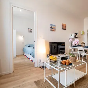 Private Independant Flat - Center - 2 Balconies Appartement