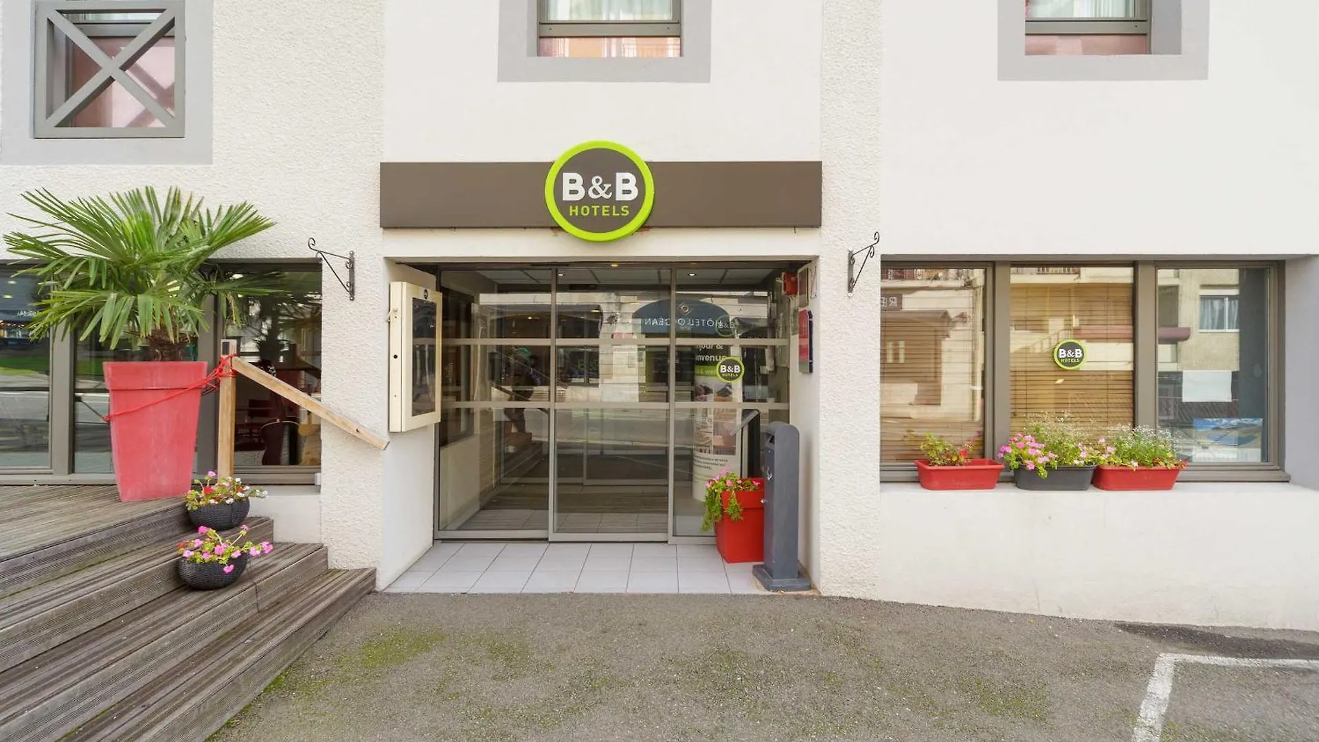 ***  Hotel ibis Lourdes Centre Gare France